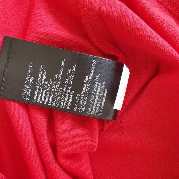 New Calvin Klein T-shirt - Picture 6 of 6